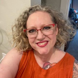 Meet your Posher, Shelly